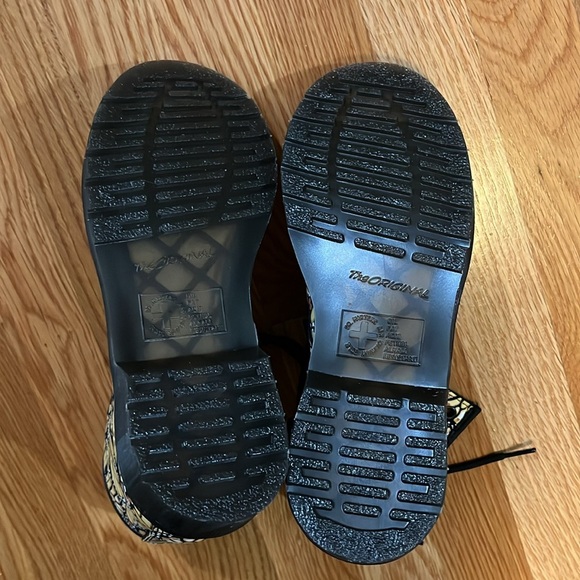 Dr Martens 1460 Butterfly Print Suede Lace Up Boots Size 6 NEW - Picture 6 of 14